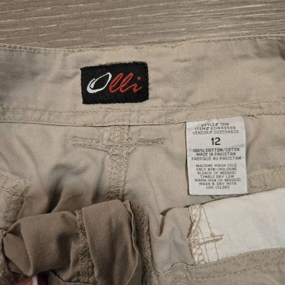 Capris - Picture 3 of 4